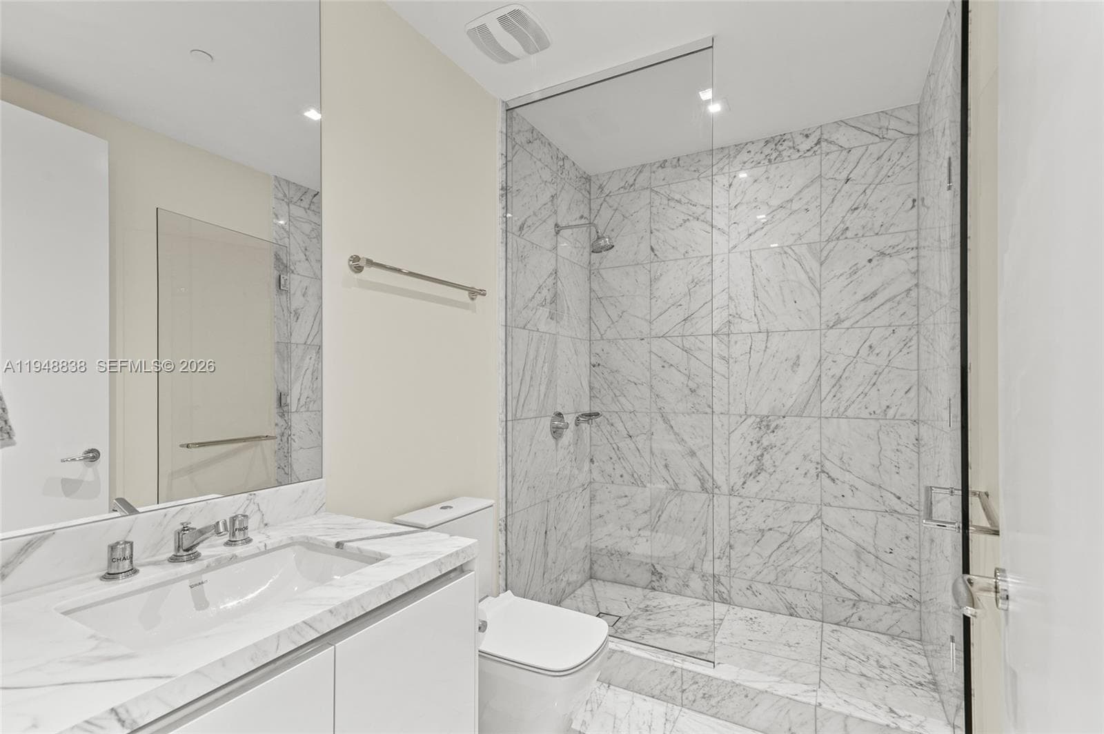 16901 Collins Ave 1203 photo 11