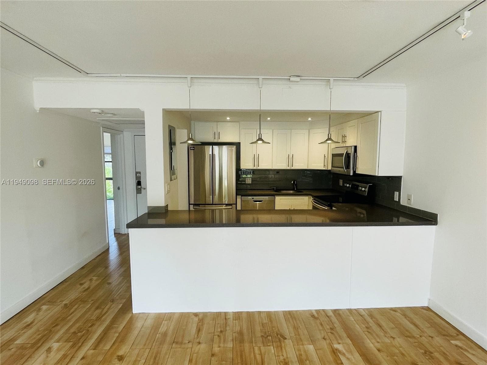 1650 NE 115th St 311 photo 4