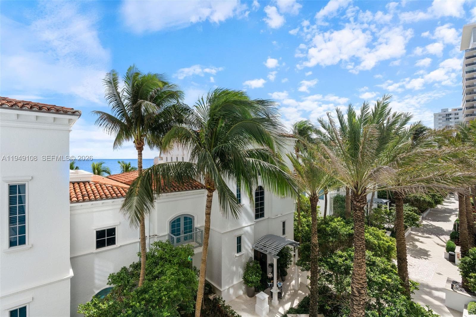 5959 Collins Ave 606 photo 11