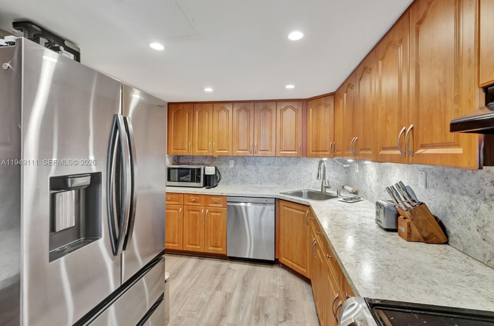 5401 Collins Ave 340 photo 6