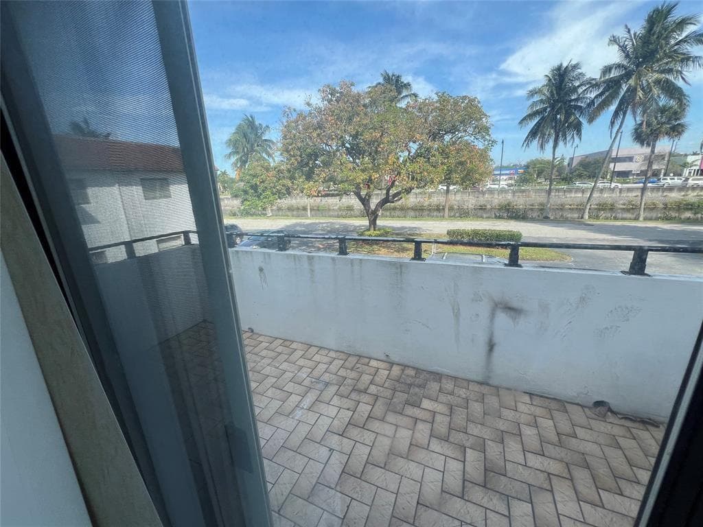 230 SW 1st Street G-8 photo 21