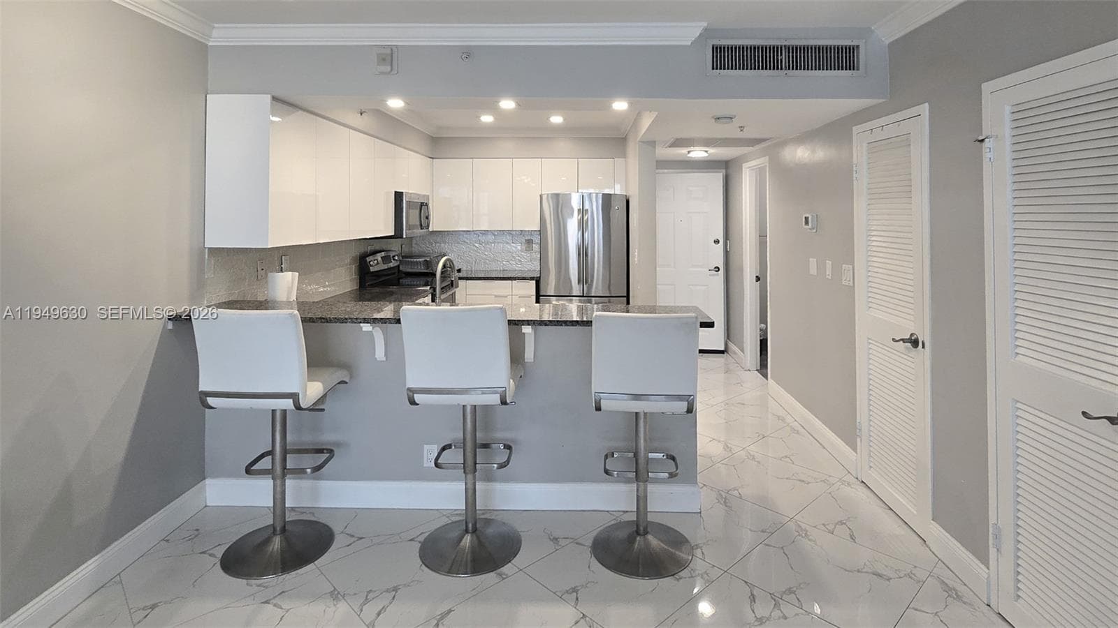 2501 S Ocean Dr 503 photo 6