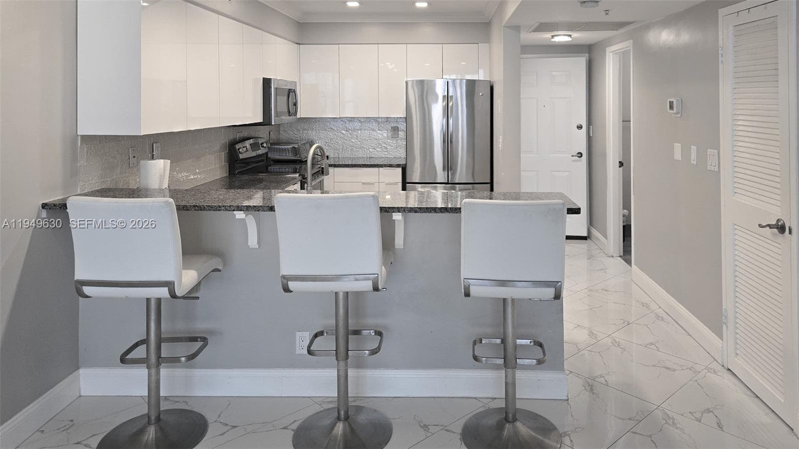 2501 S Ocean Dr 503 photo 8