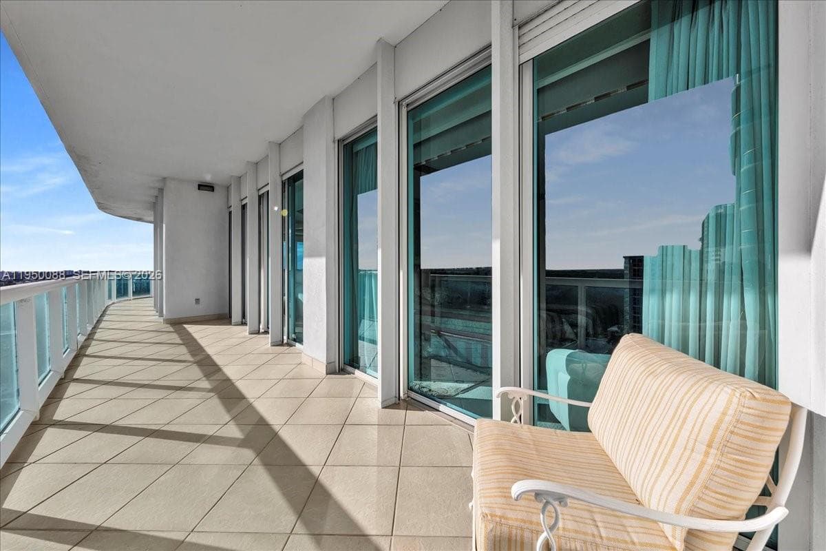 10101 Collins Ave 16B + CAB photo 16