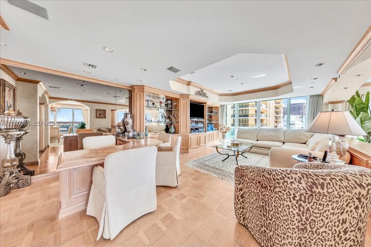 10101 Collins Ave 16B + CAB photo 22