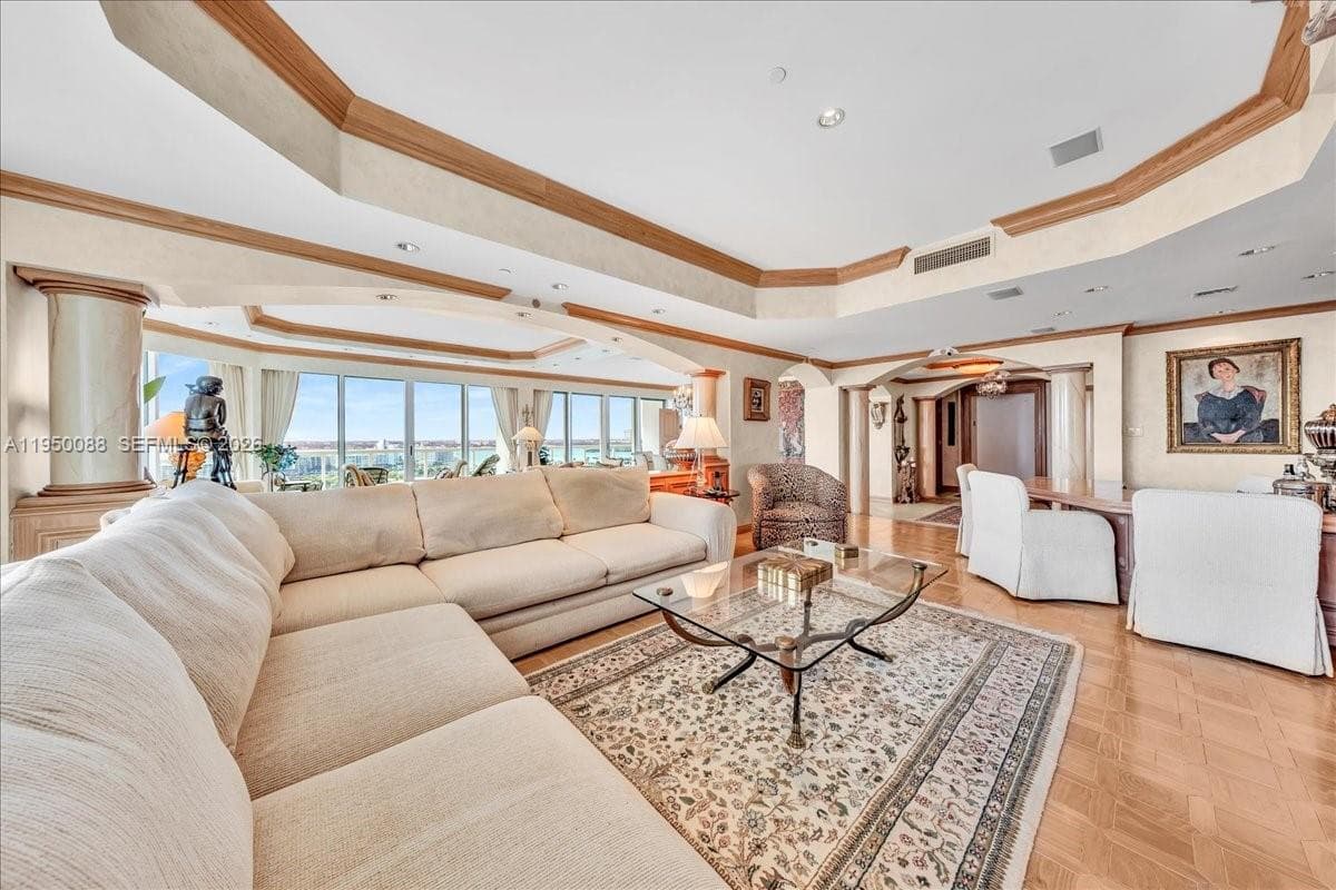 10101 Collins Ave 16B + CAB photo 9