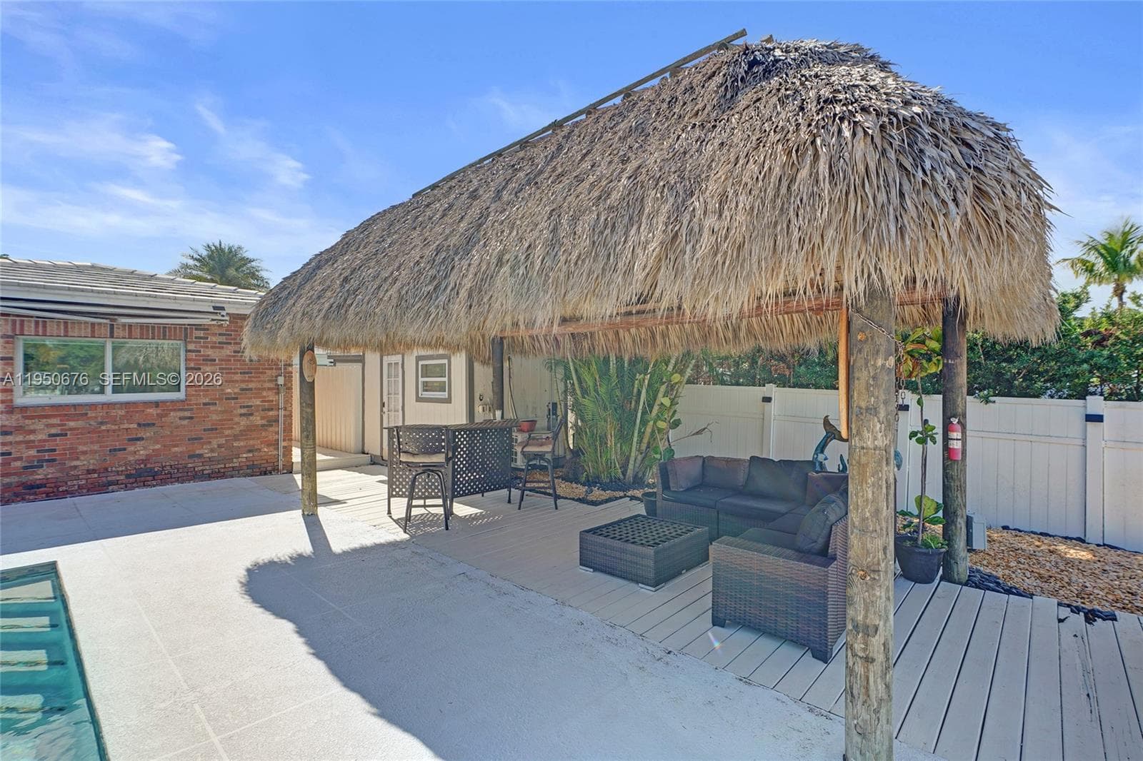 1995 Hibiscus Dr photo 8