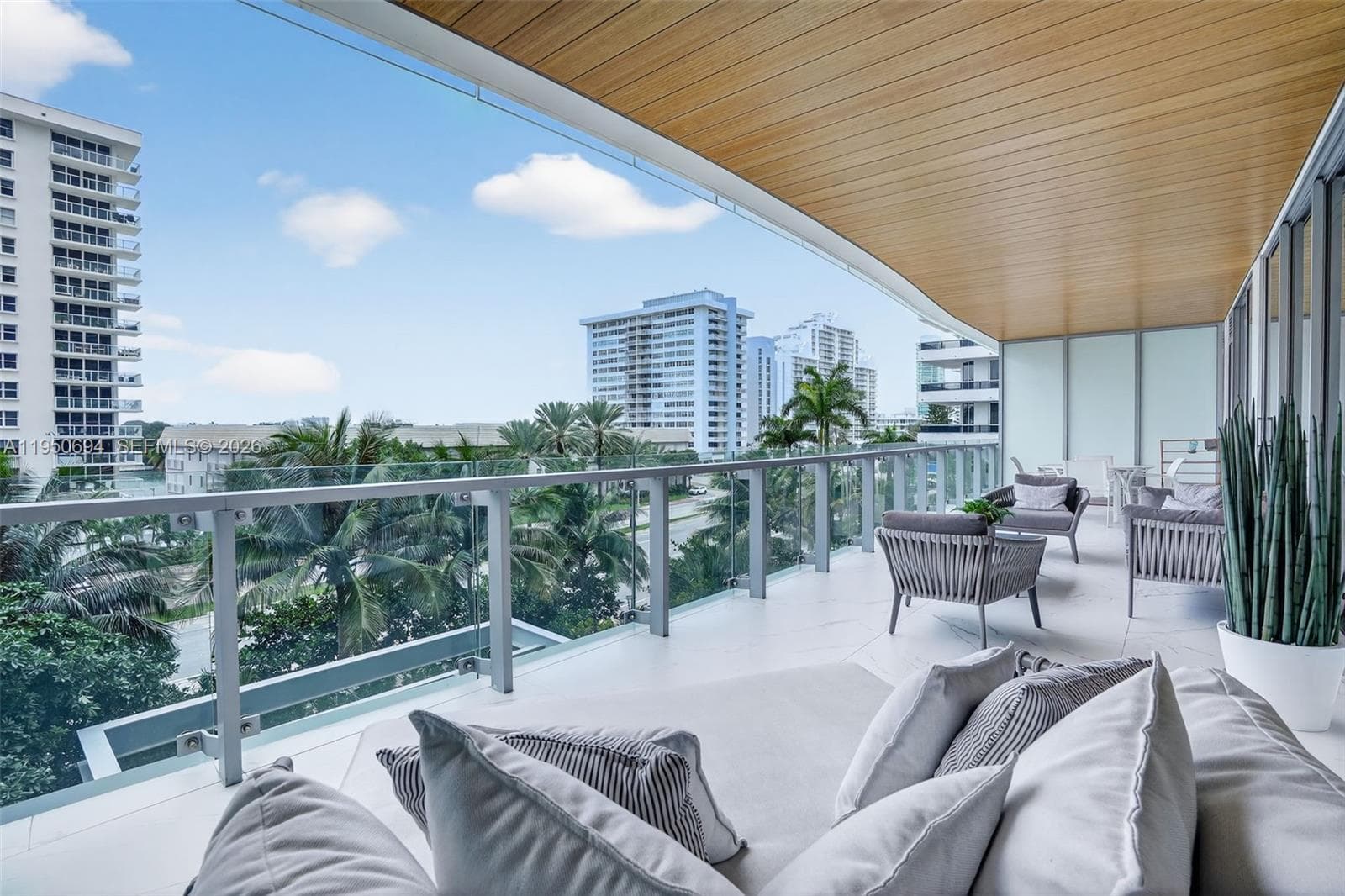 5775 Collins Ave 405 photo 3