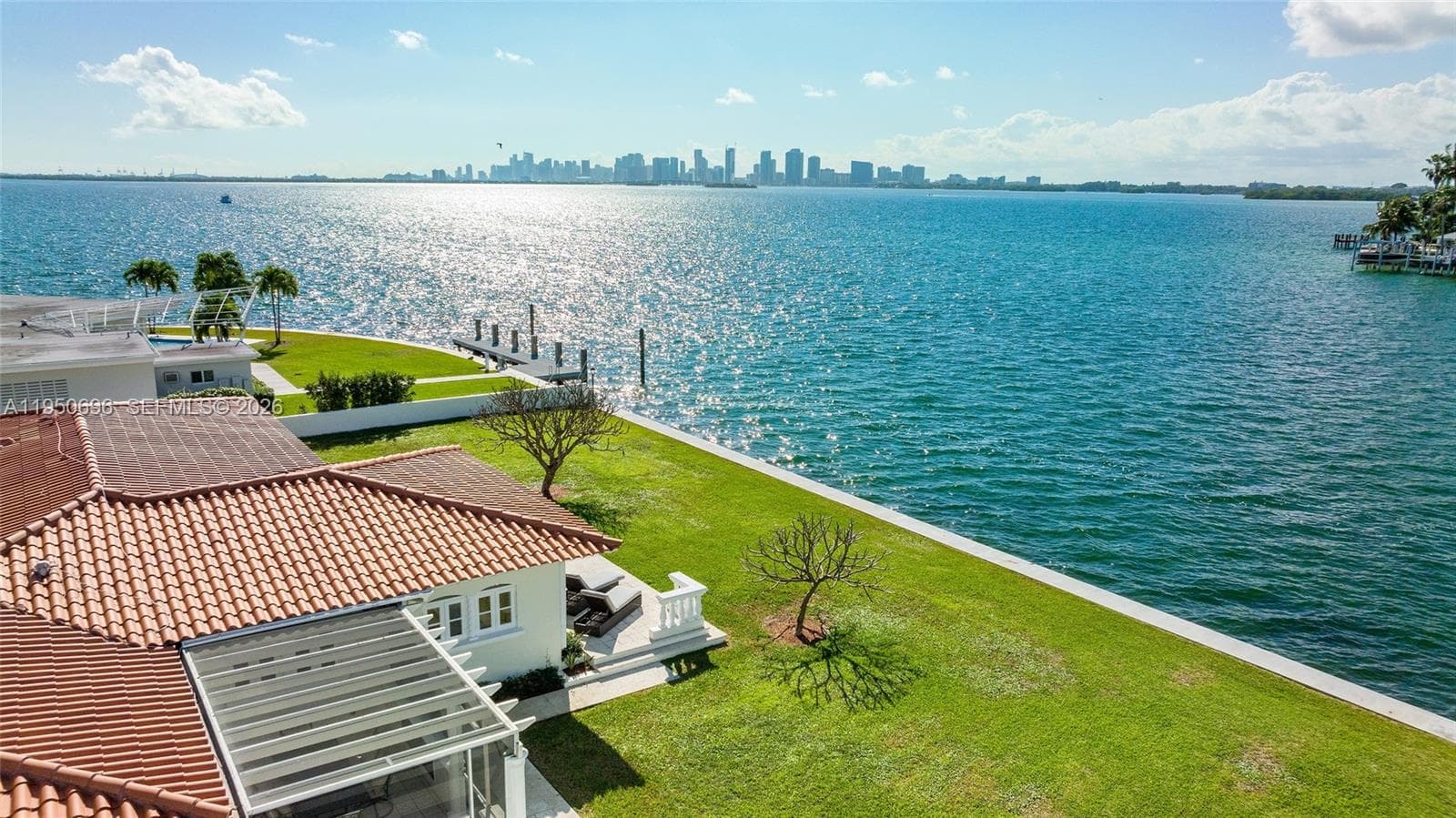 7500 Treasure Dr photo 12