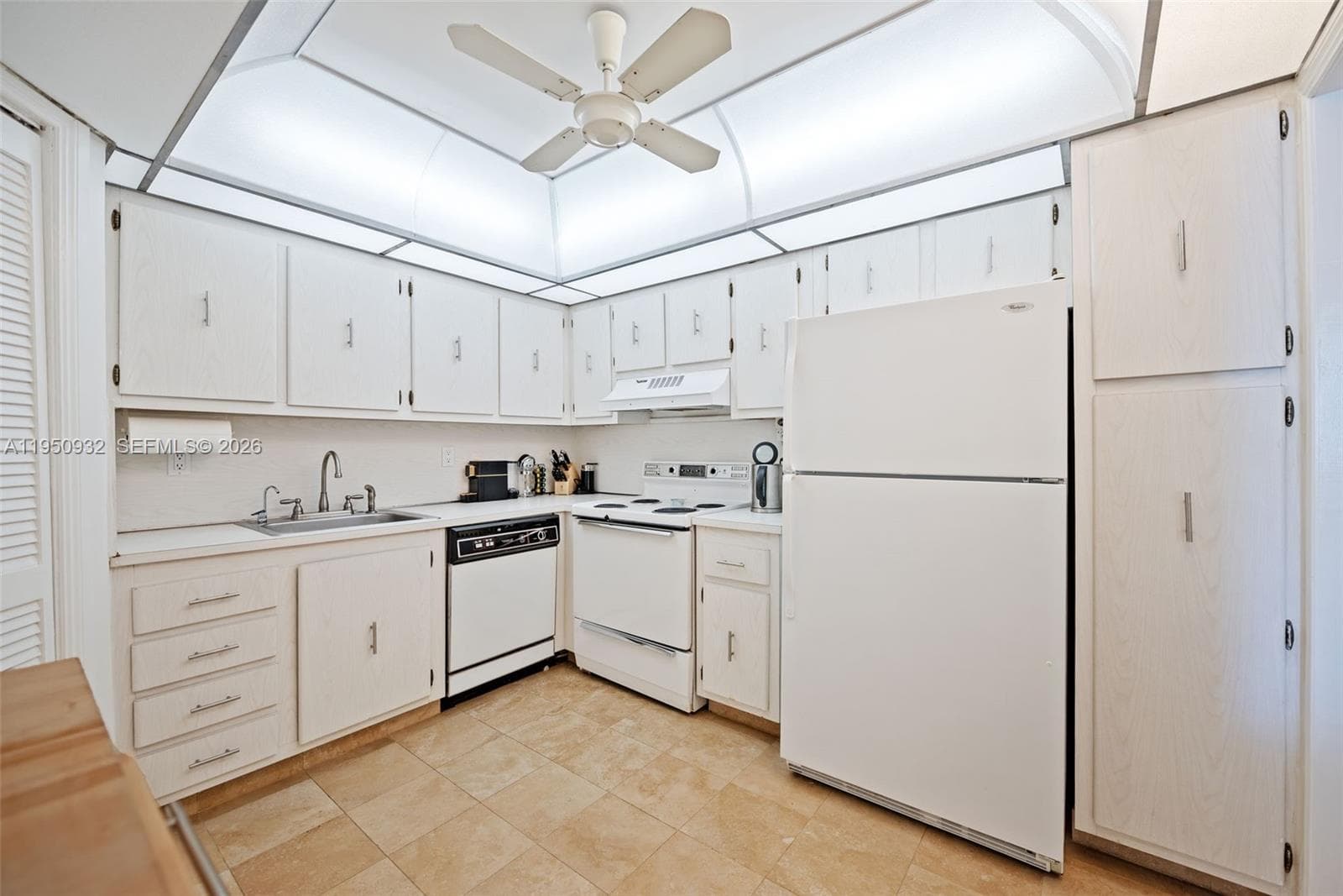 9273 Collins Ave 1102 photo 14