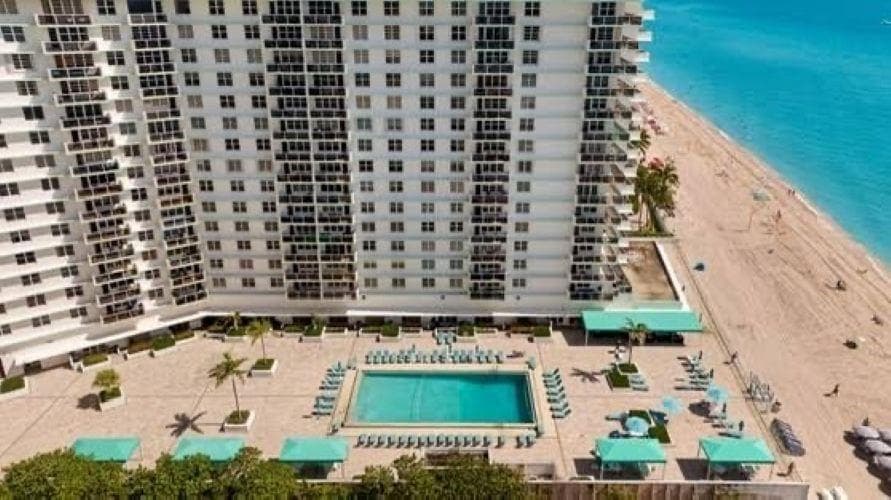 3725 S Ocean Drive 907 photo 1