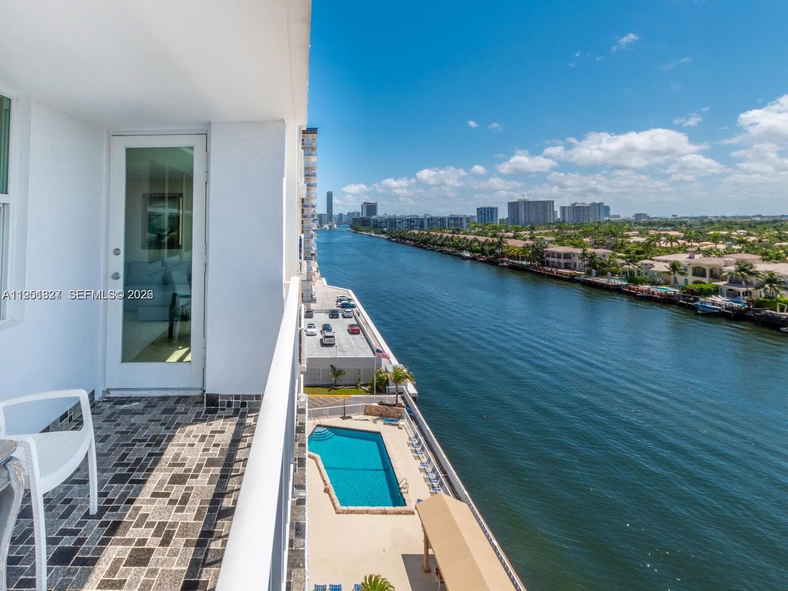 1410 S Ocean Dr 905 photo 10