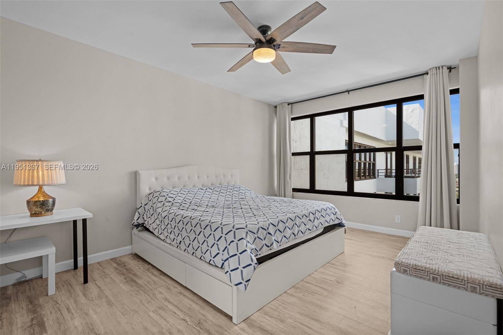 2500 Parkview Dr 2517 photo 23