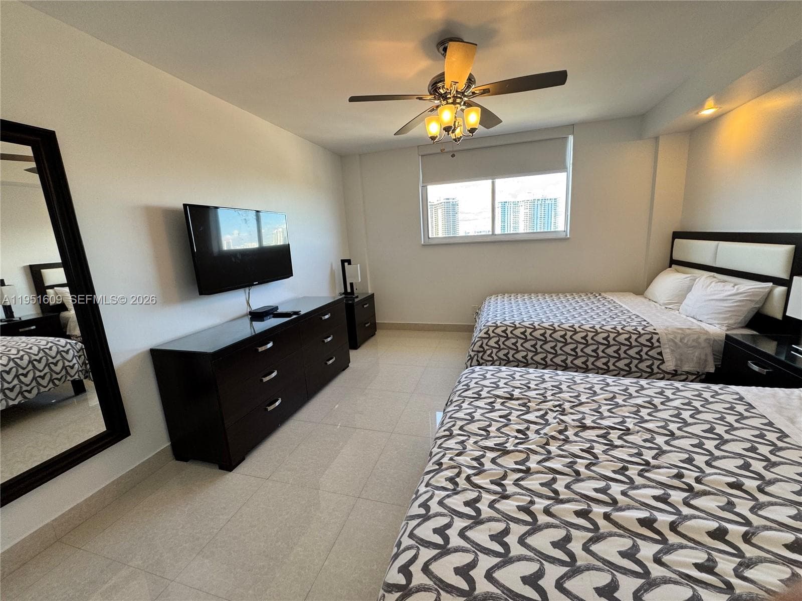 19370 Collins Ave 1520 photo 17