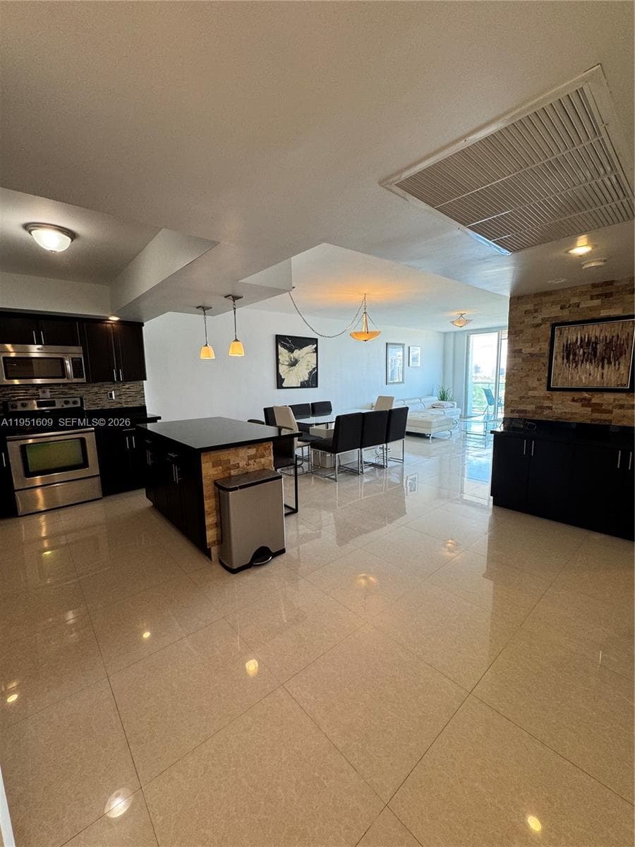 19370 Collins Ave 1520 photo 3