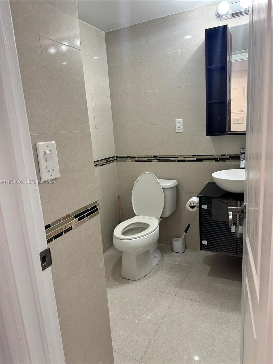 19370 Collins Ave 1520 photo 4