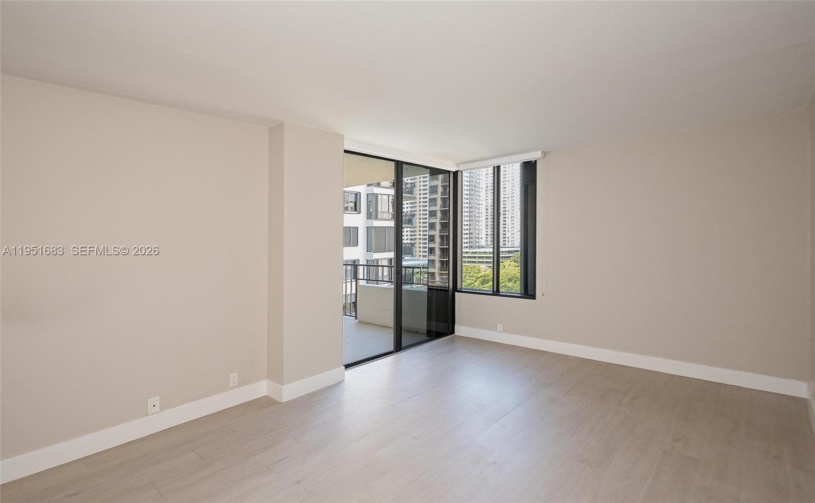 520 Brickell Key Dr A1010 photo 17
