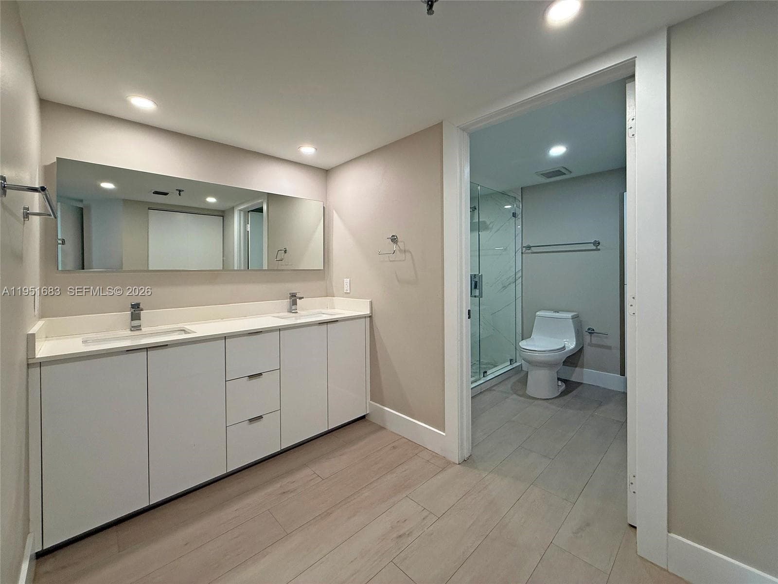 520 Brickell Key Dr A1010 photo 22