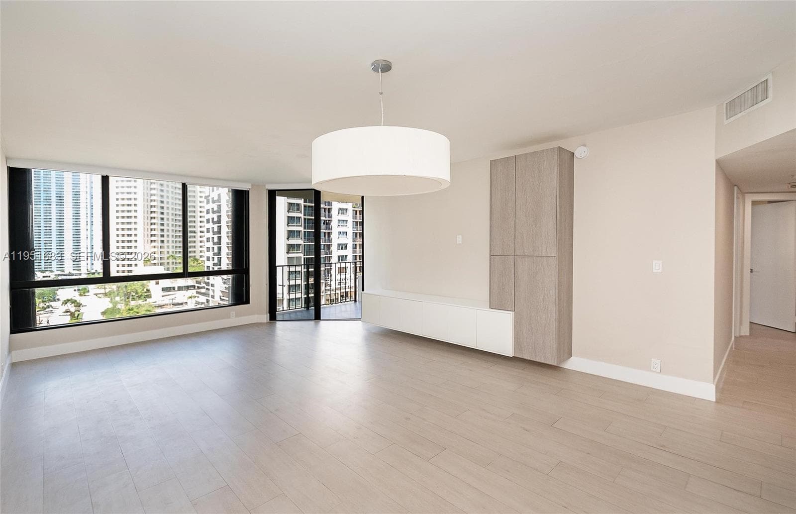 520 Brickell Key Dr A1010 photo 9