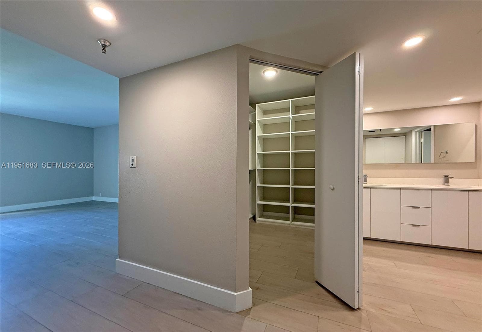 520 Brickell Key Dr A1010 photo 25
