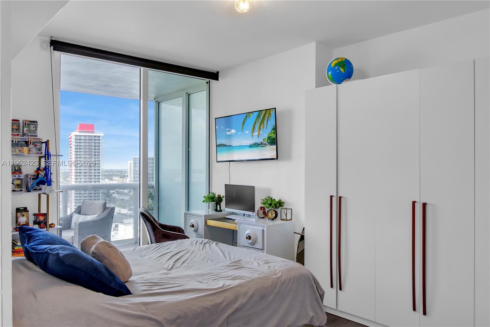 1800 Ocean Dr 2208 photo 13