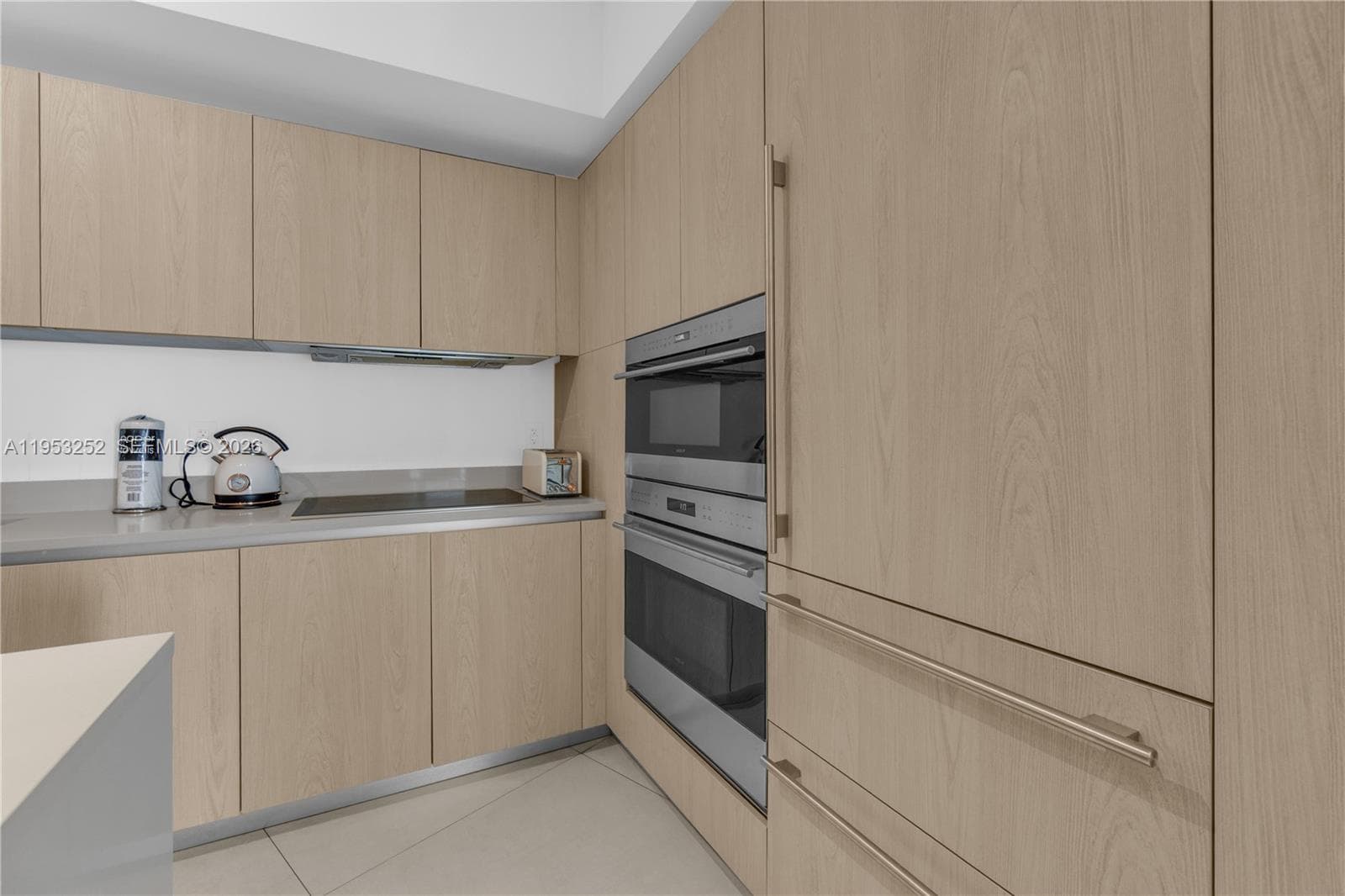 4111 Ocean Dr 1507 photo 7