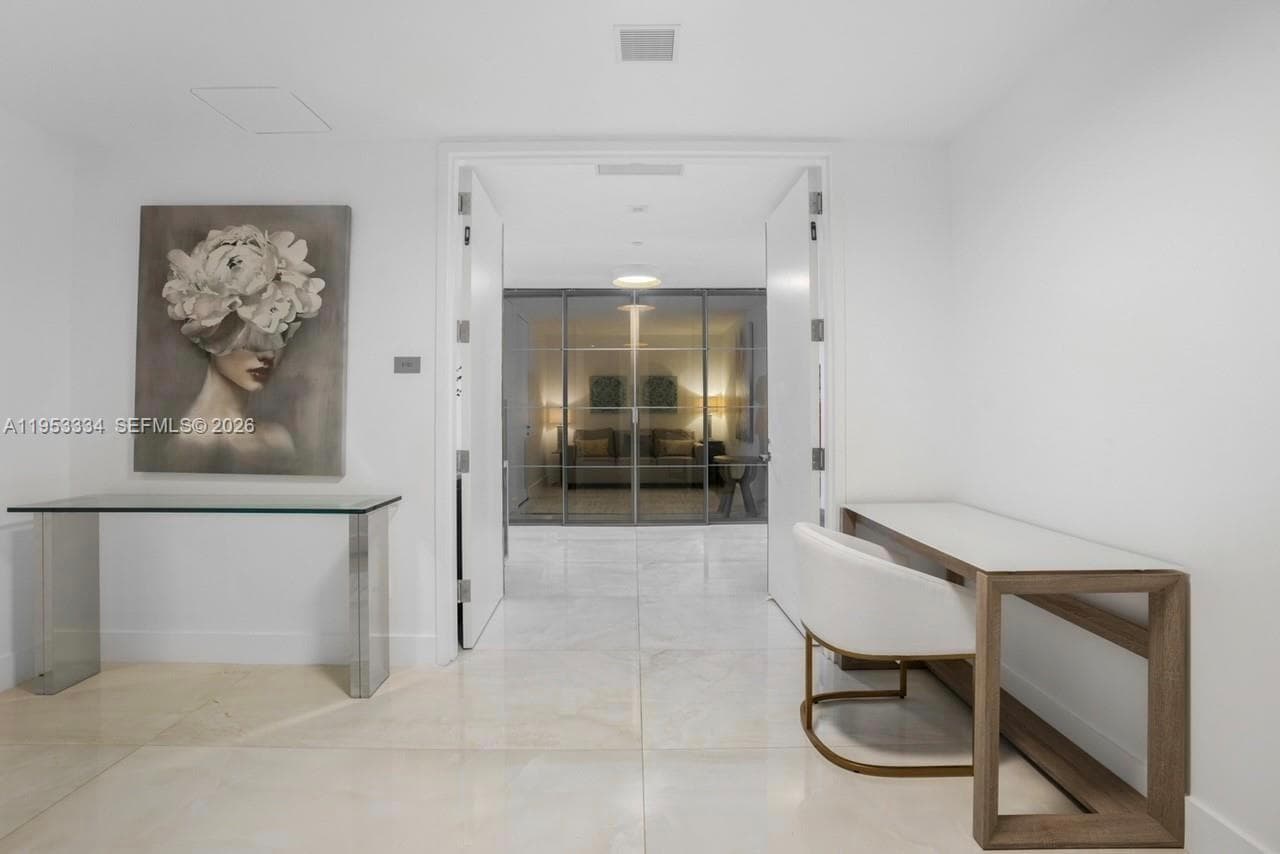 18975 Collins Ave 2101 photo 10