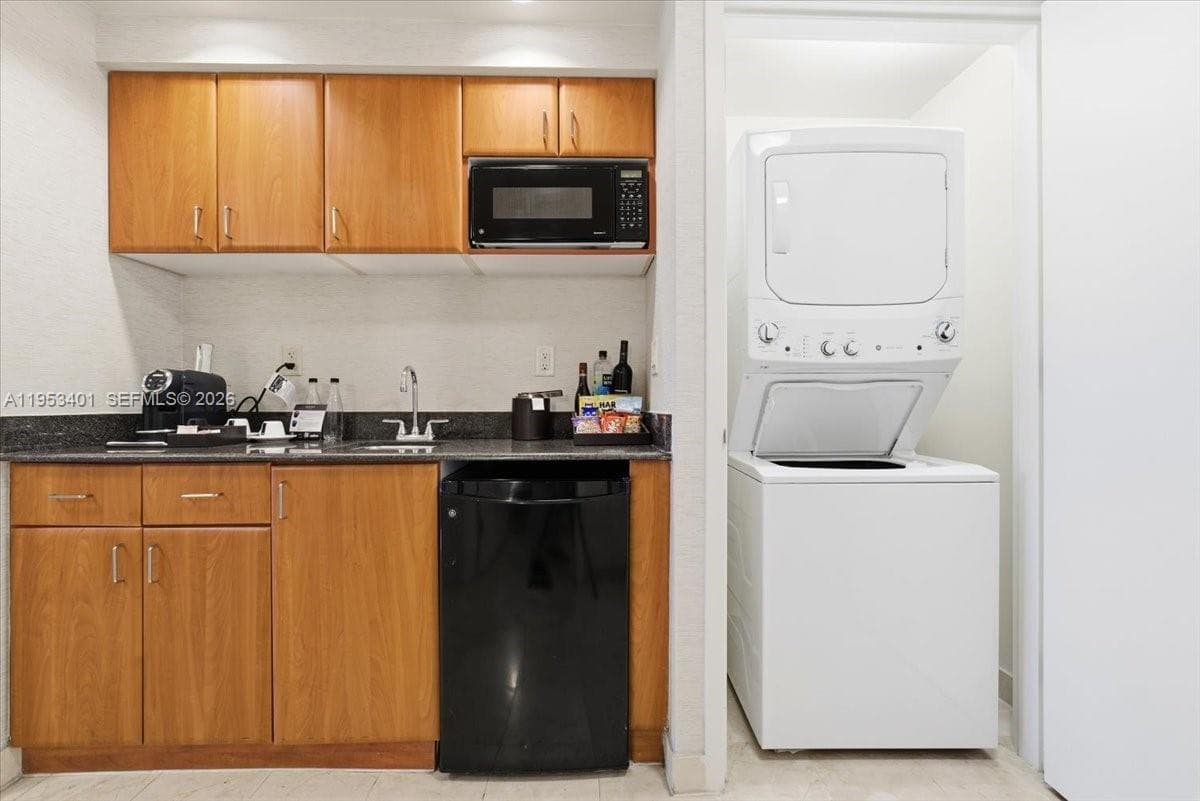 18001 Collins Ave 1111 photo 5