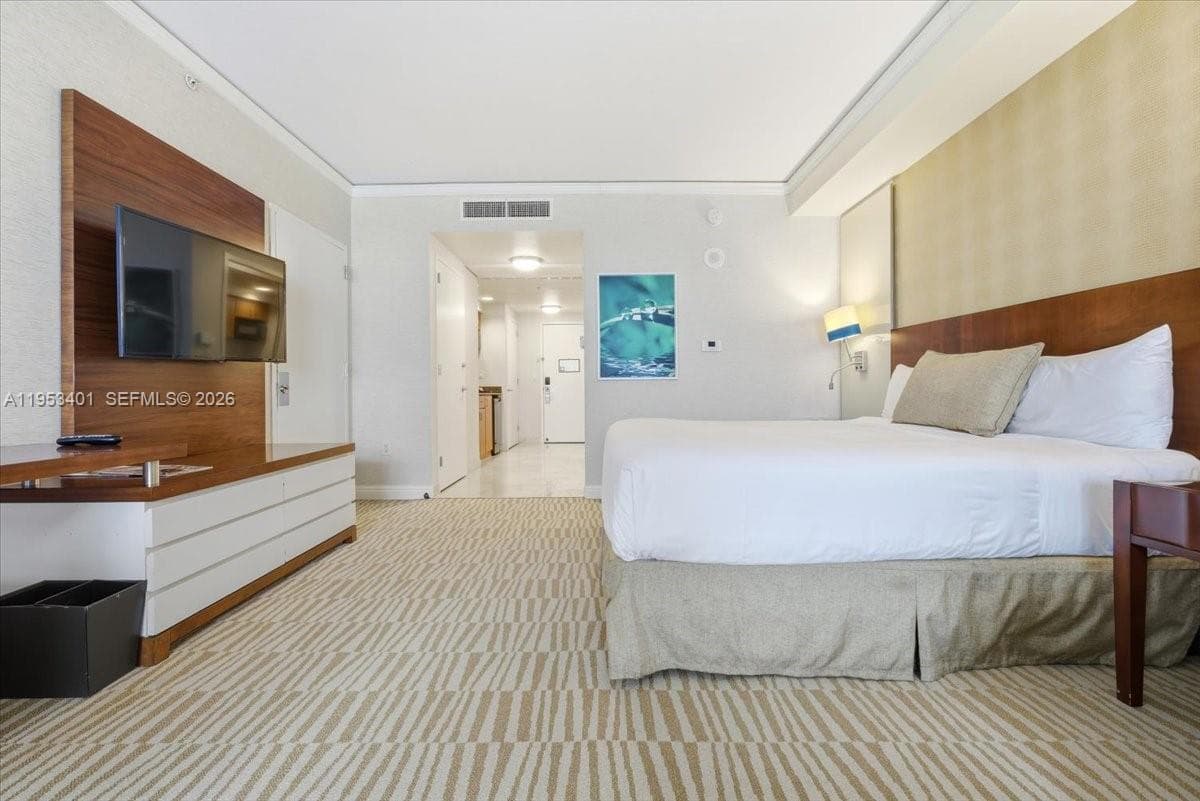 18001 Collins Ave 1111 photo 9
