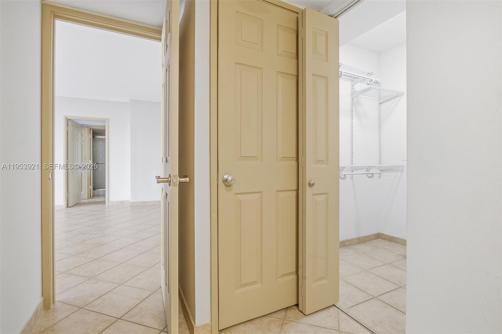 3731 N Country Club Dr 1421 photo 12