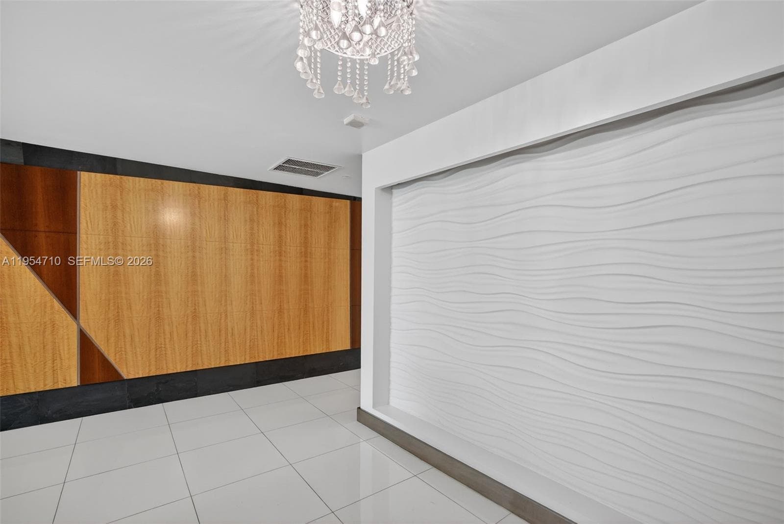 2950 NE 188th St 302 photo 10