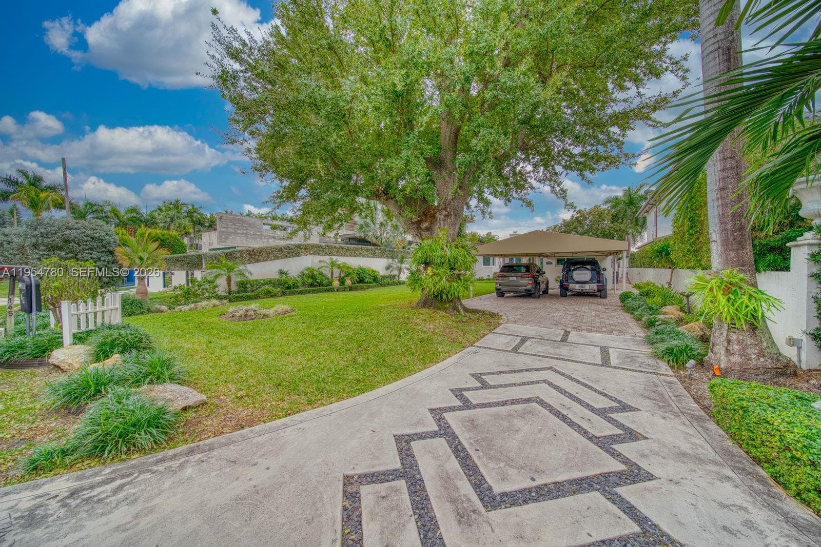 170 Hibiscus Dr photo 10