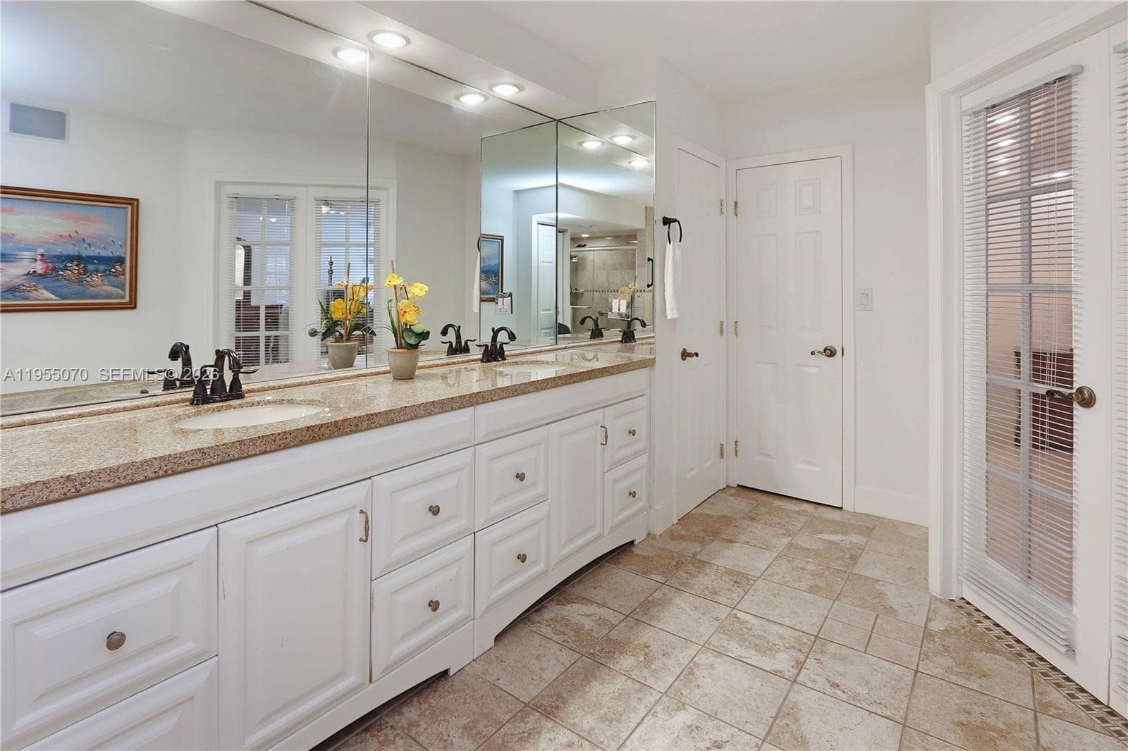 2030 Ocean Dr 727 photo 15