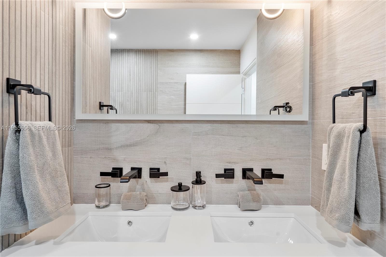 2301 Collins Ave 1633 photo 6