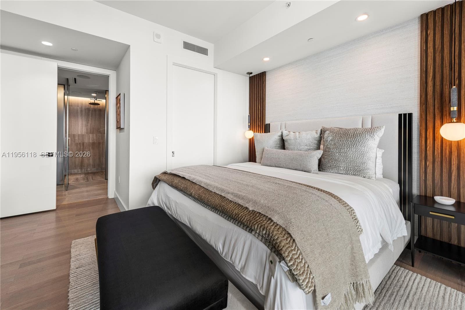 5775 Collins Ave 1405 photo 25