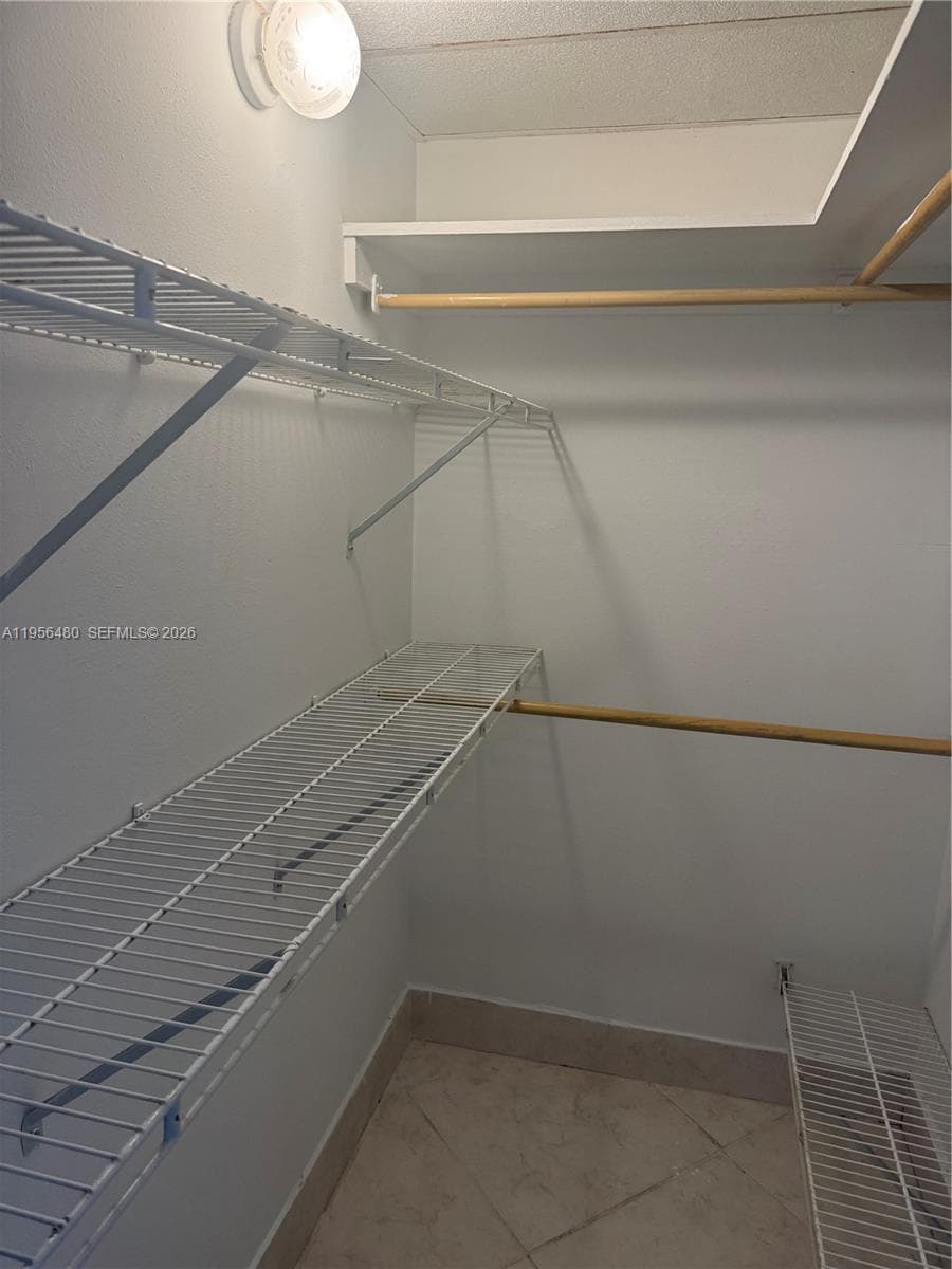 300 Bayview Dr 501 photo 7