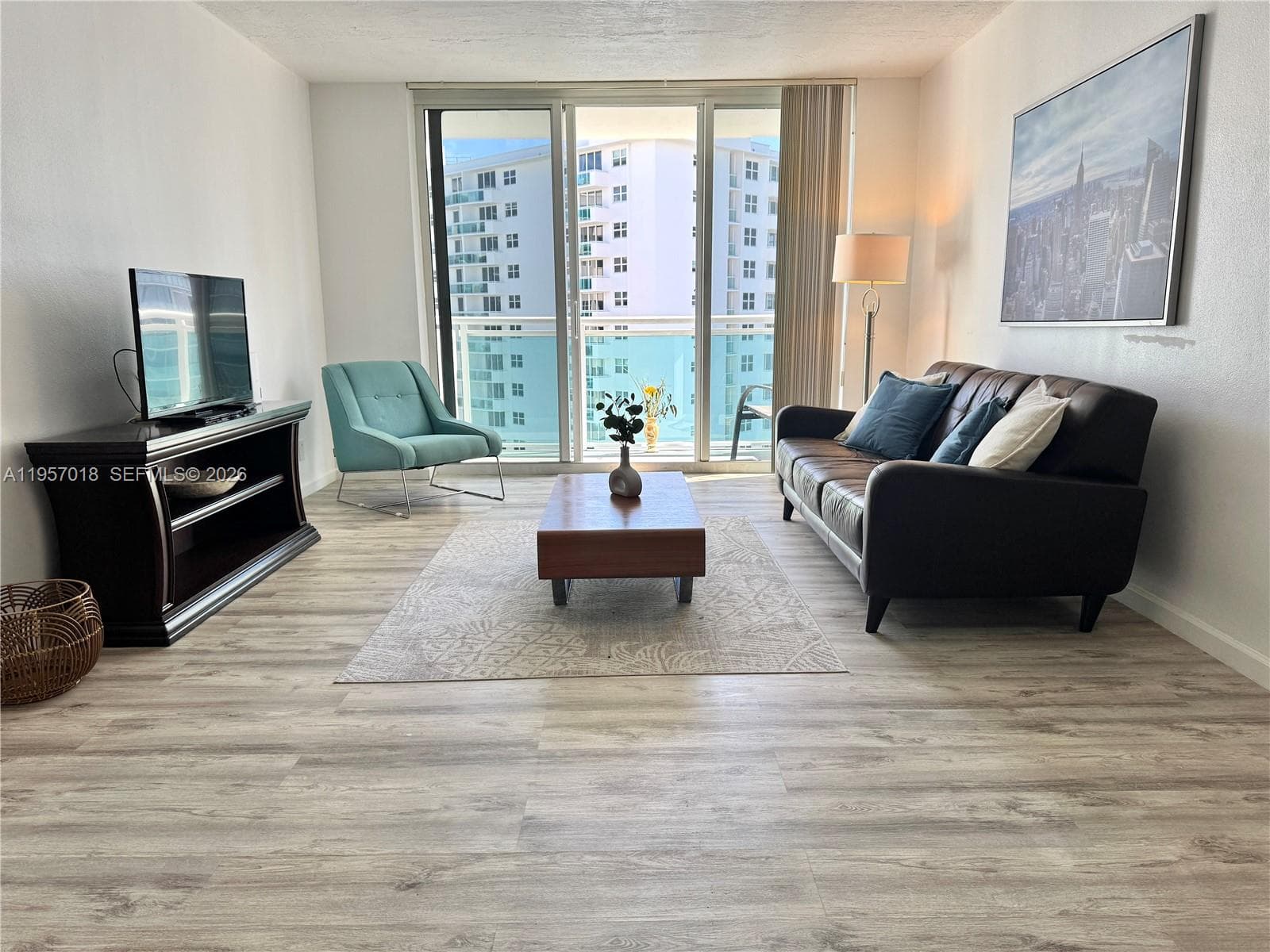 3000 S OCEAN DR 1006 photo 4
