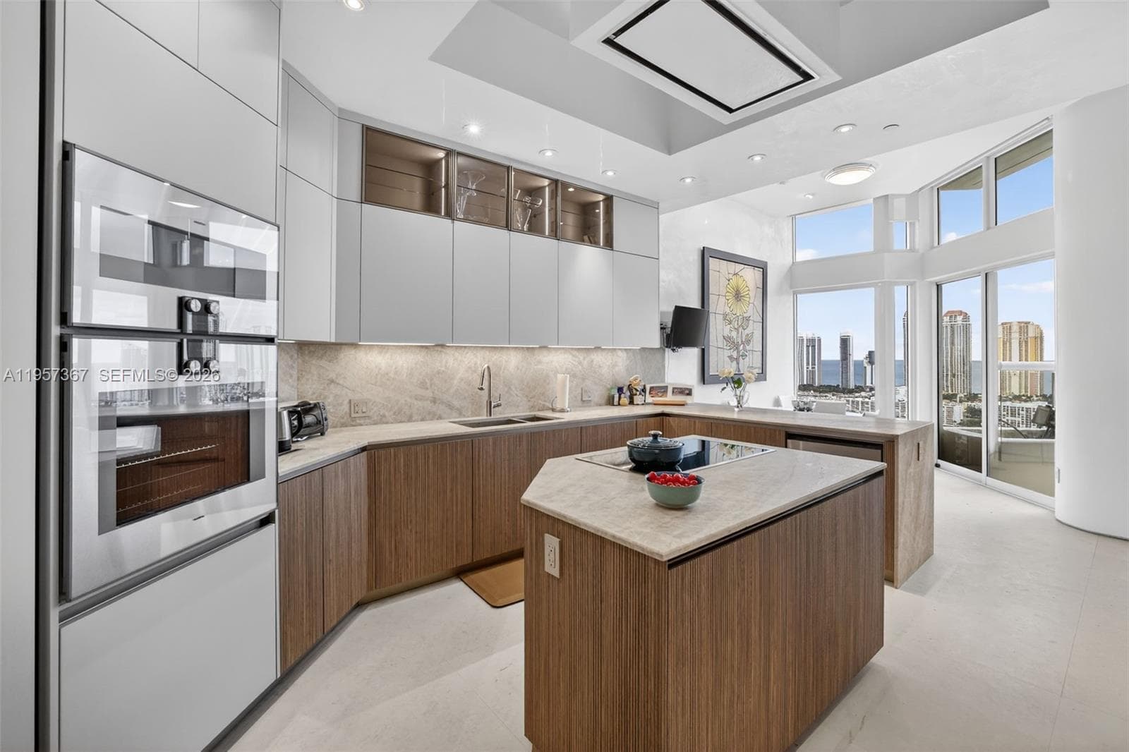 2600 Island Blvd PH-1 photo 13