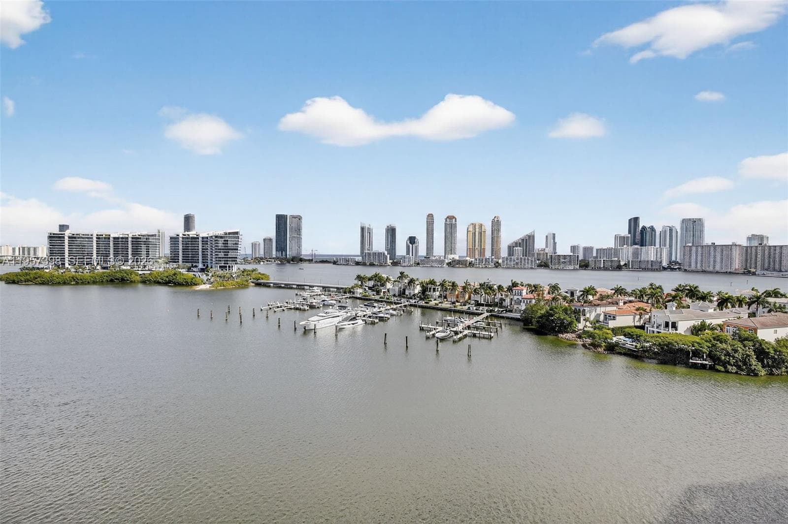7000 Island Blvd 1109 photo 23