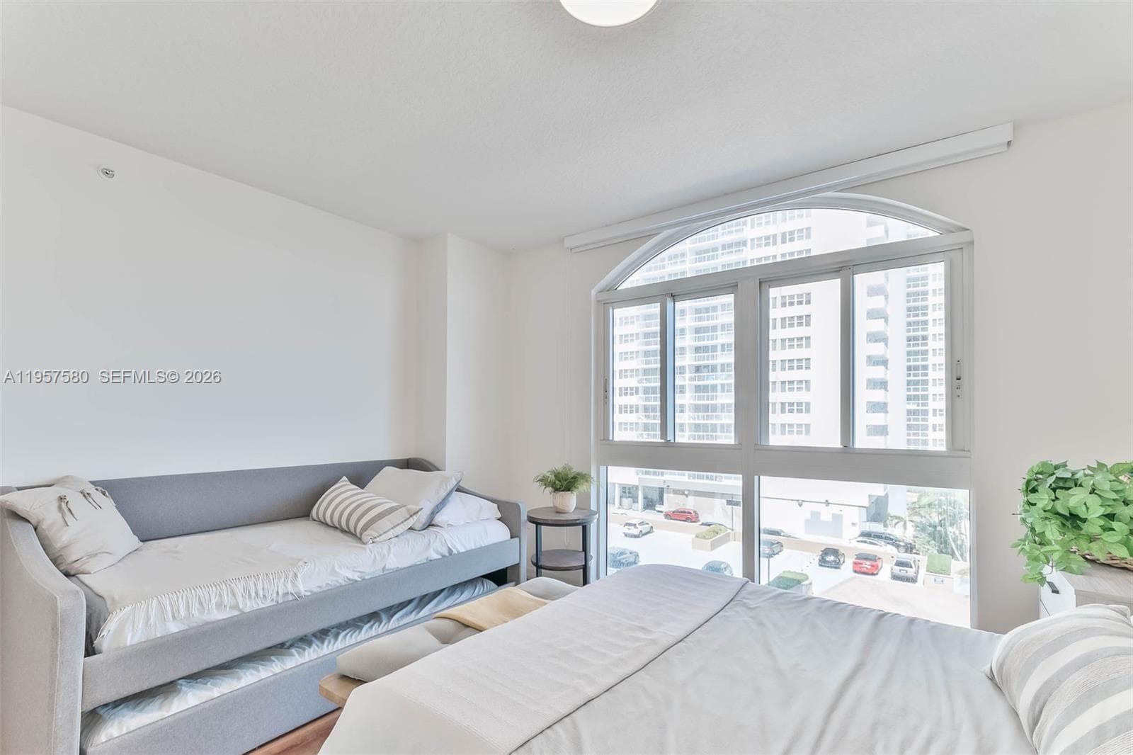 2080 Ocean Dr 506 photo 20