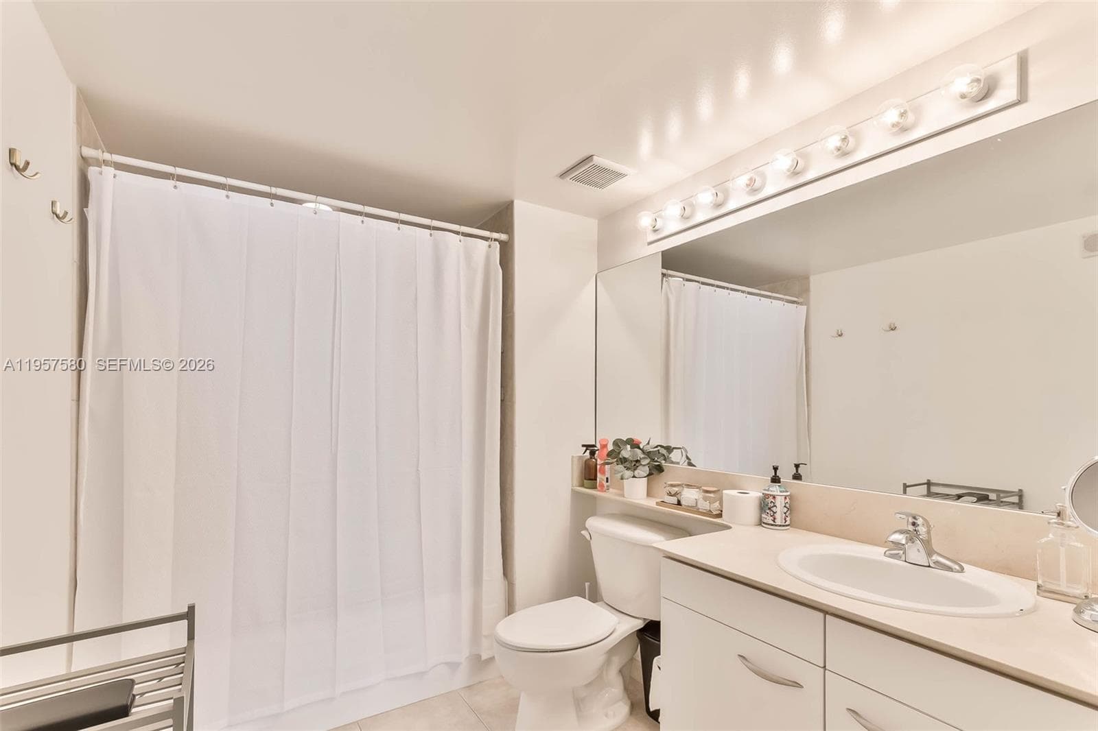 2080 Ocean Dr 506 photo 18