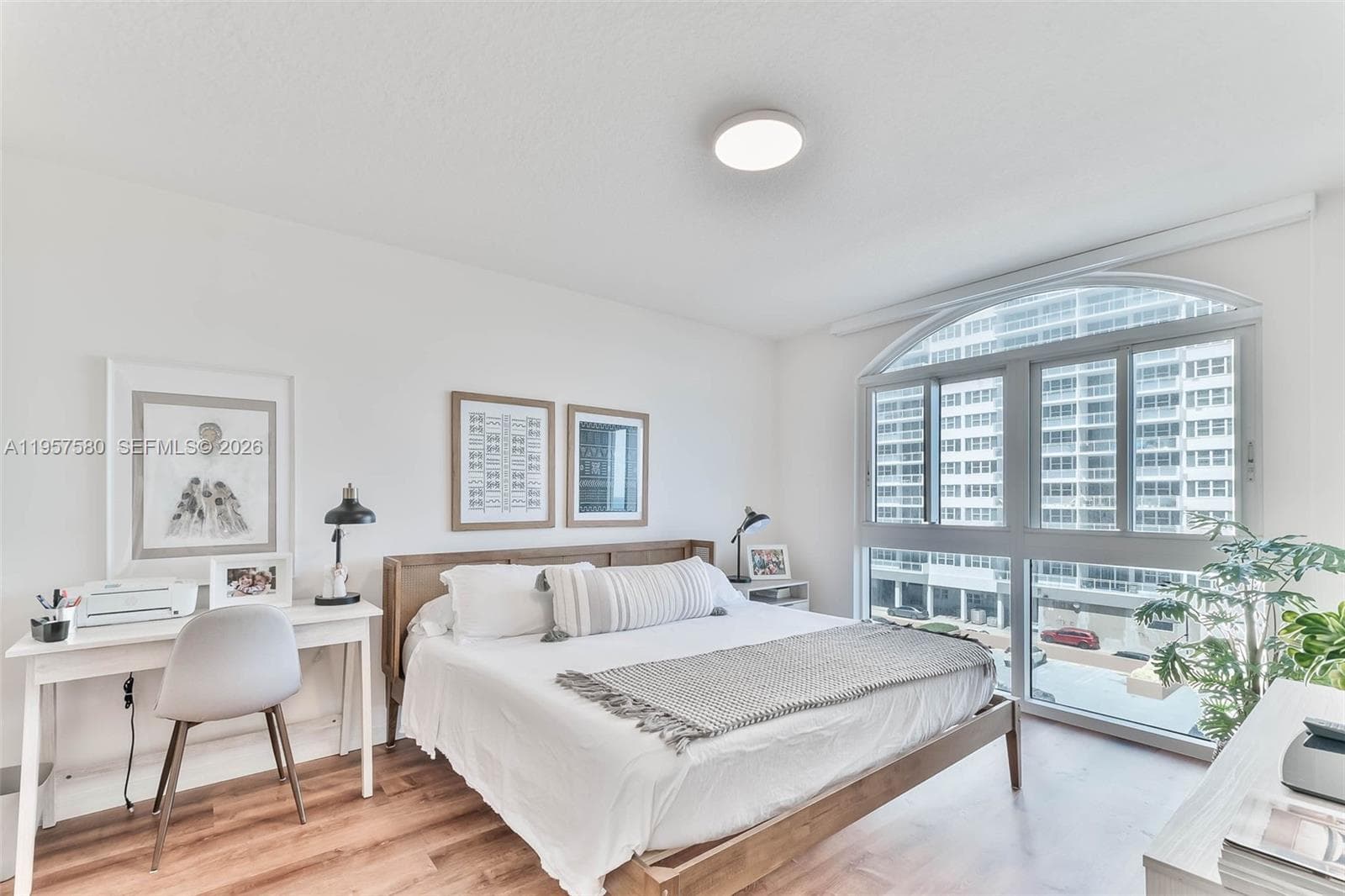 2080 Ocean Dr 506 photo 15