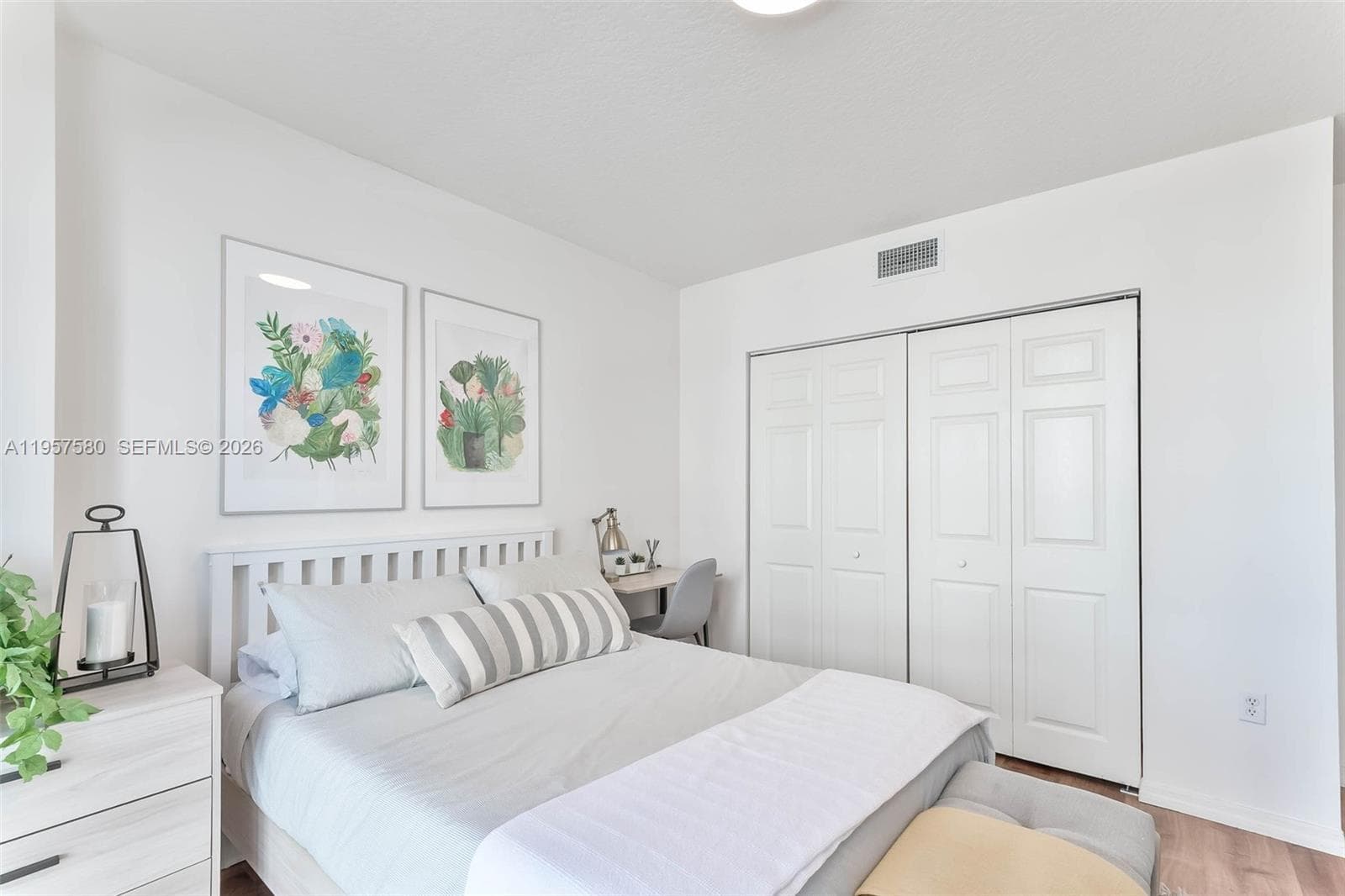 2080 Ocean Dr 506 photo 21
