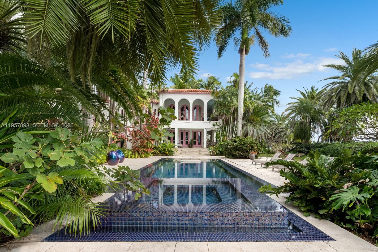 16 Palm Ave photo 9