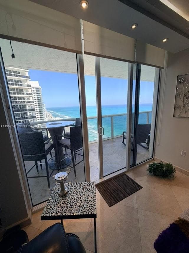 1830 S Ocean Dr 3810 photo 8