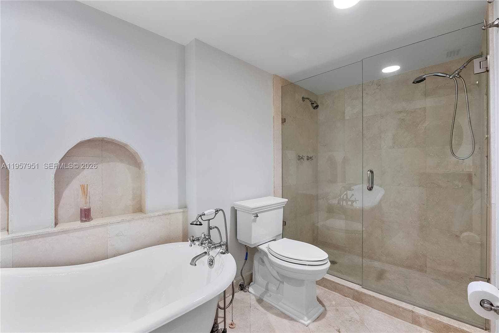 3500 Mystic Pointe Dr 1407 photo 16