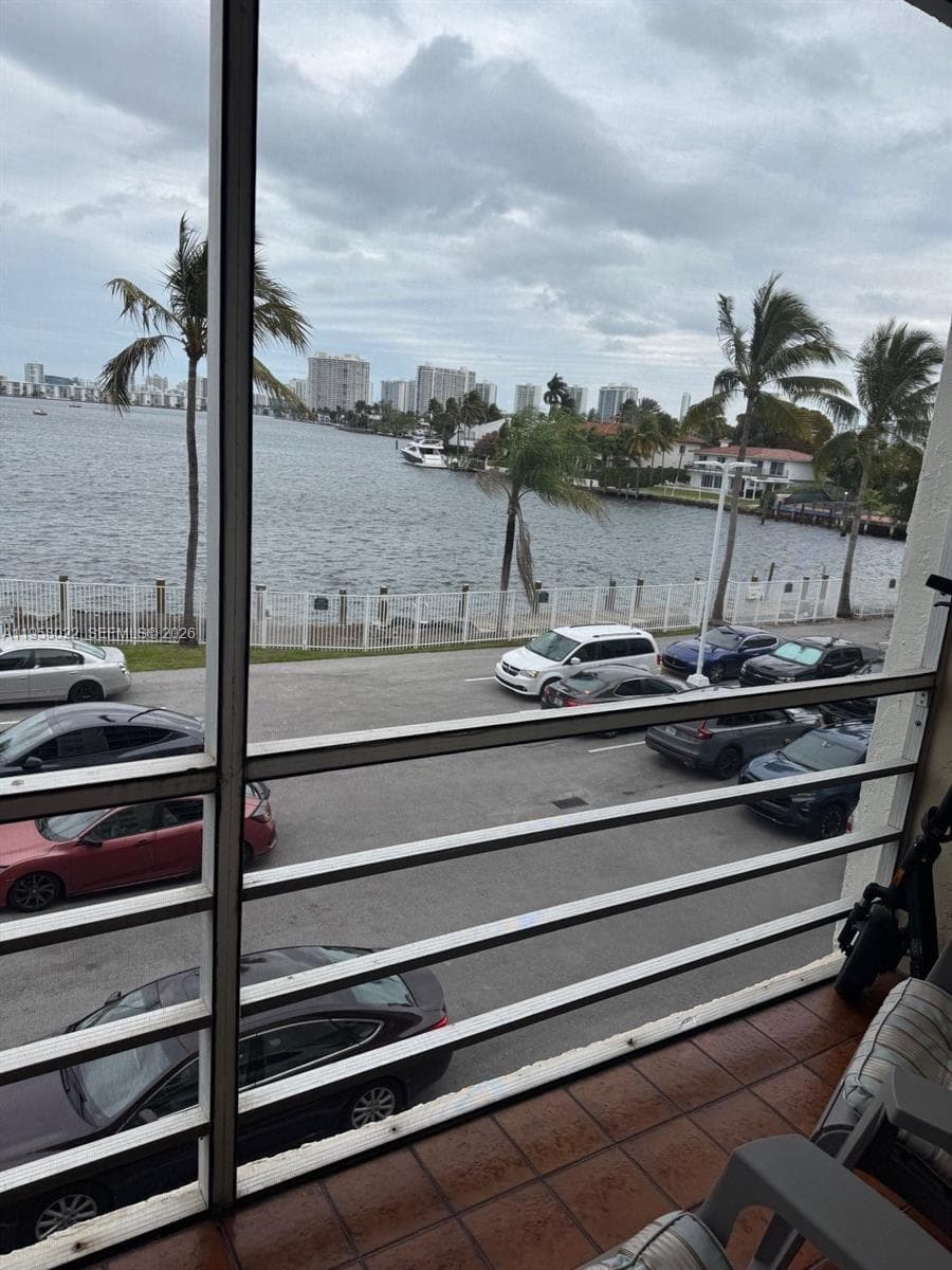 2821 N Miami Beach Blvd 3L photo 3