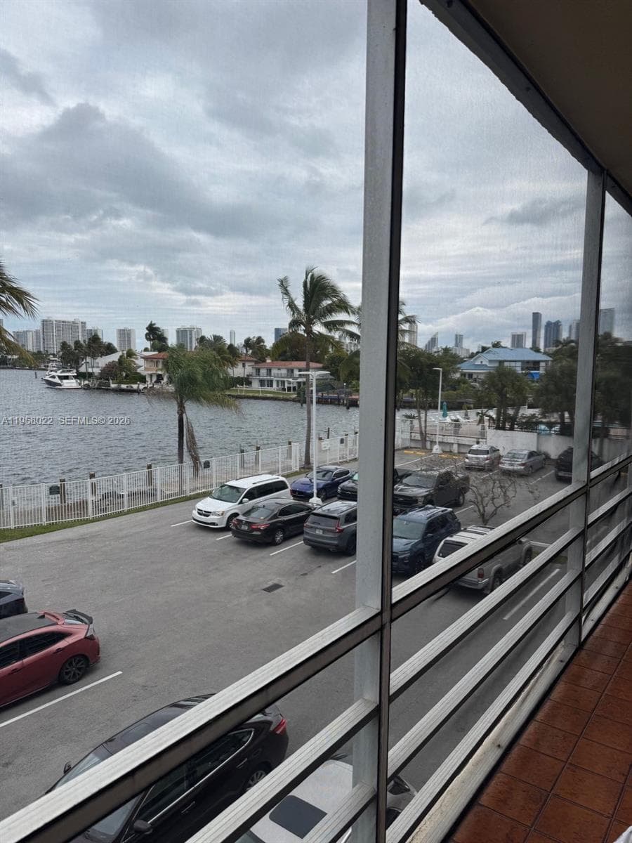 2821 N Miami Beach Blvd 3L photo 4
