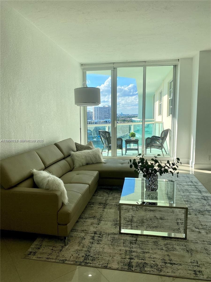 3801 S Ocean Dr PH16S photo 4
