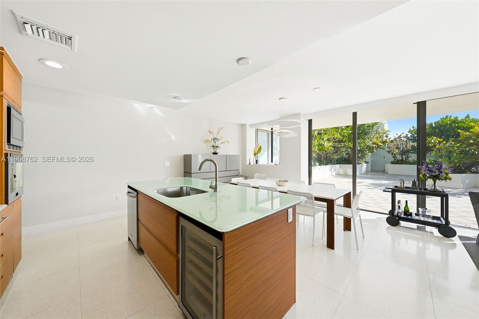 5875 Collins Ave 502 photo 6